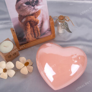 Keraamiline urn "Süda" roosa 700 ml