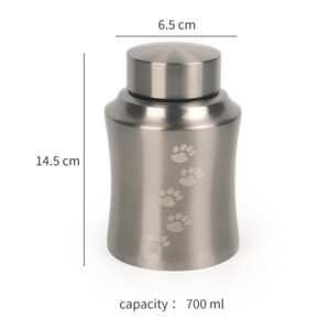 Metallist urn "Käpad" hõbe 700 ml